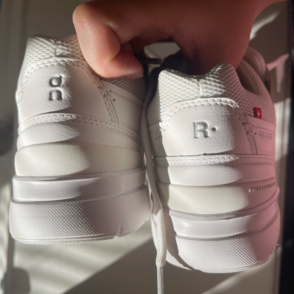 On Running - Women’s Size 9 - THE ROGER Advantage - Picture 3 of 5